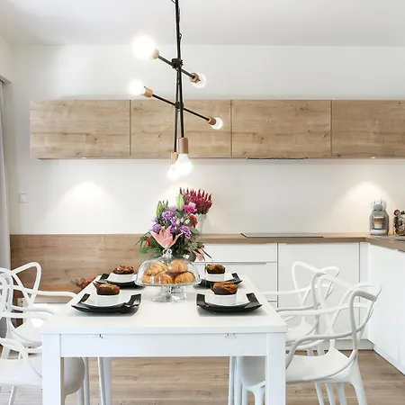 Lapwing Aparthotel *