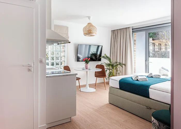 Lapwing Aparthotel 3*